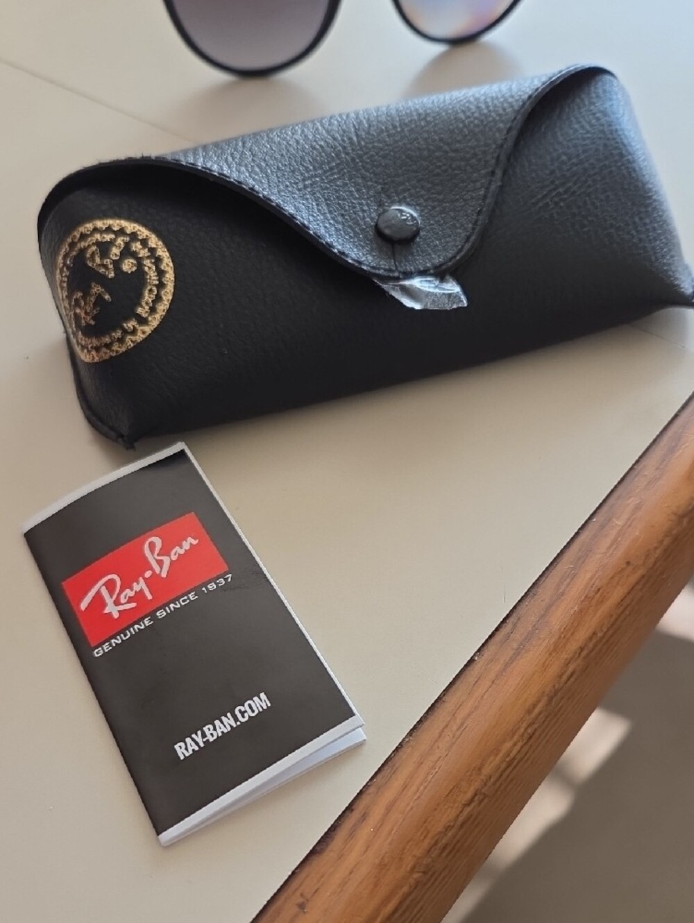 Authentic Ray-Ban Erika RB4171 622/T3 Polarized Sunglasses w/Case - Picture 6 of 7